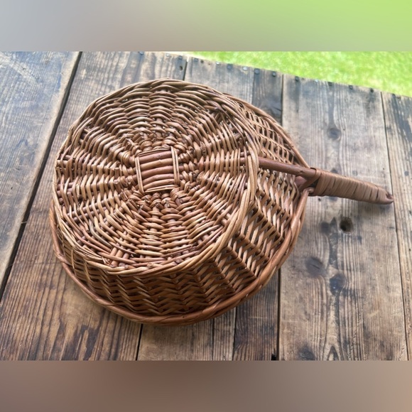 Vintage Brown Wicker Basket Frying Pan Figural Kitchen Rustic Decor Rattan - Picture 3 of 4